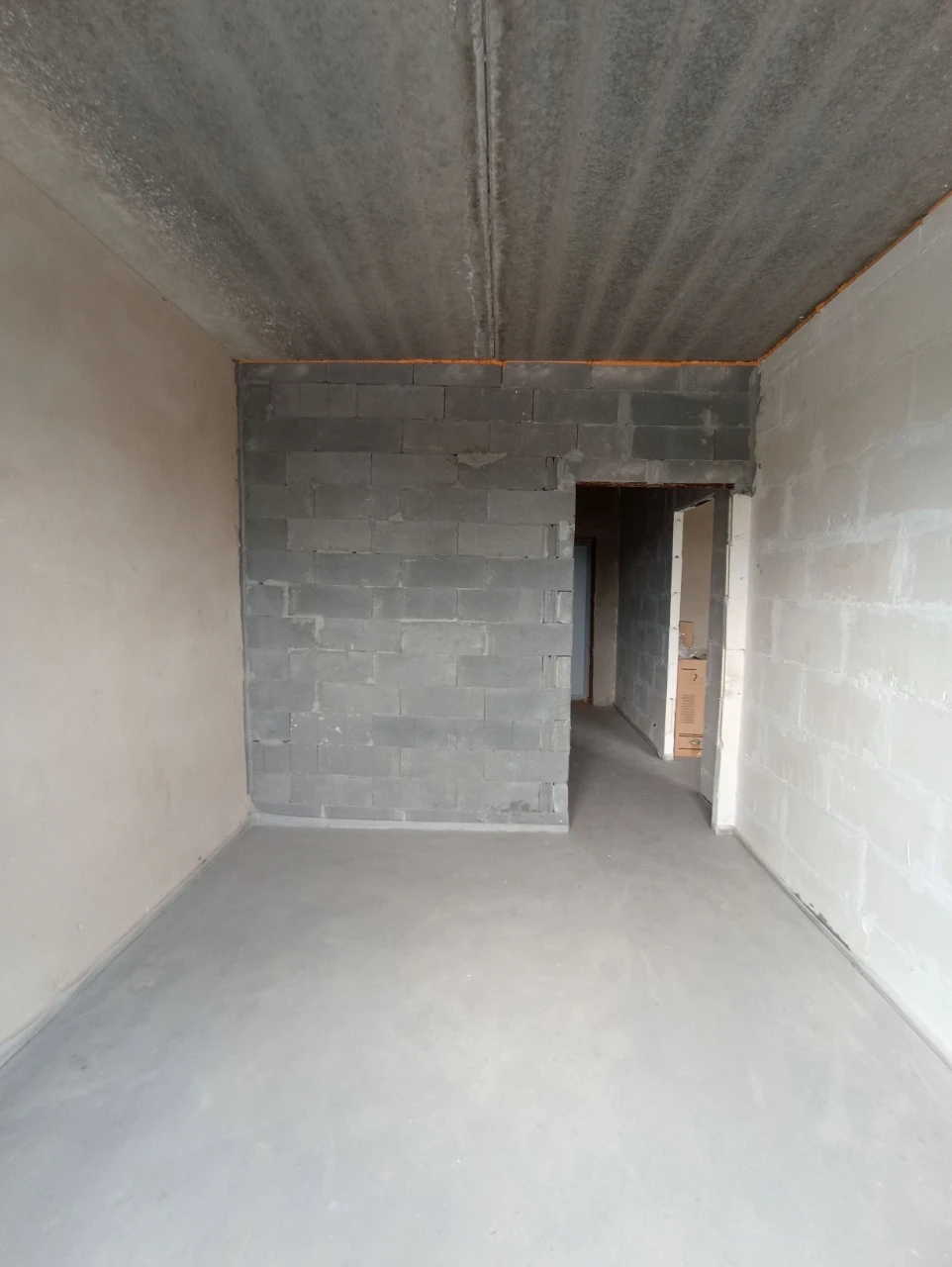 Sale of a one-room apartment with a correct layout. Individual