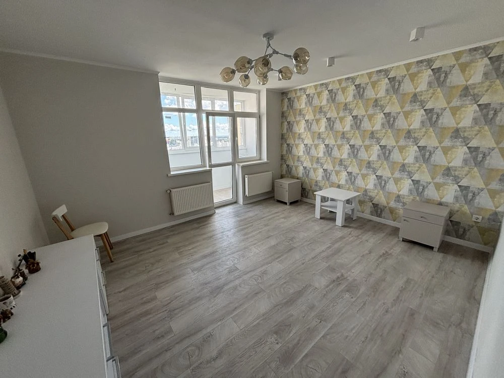 Sale of a large two-bedroom apartment. Voucher certificate, two
