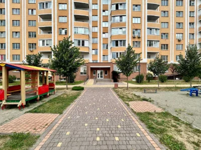 Готова квартира з штукатуркою та котлом. Другий поверх, три