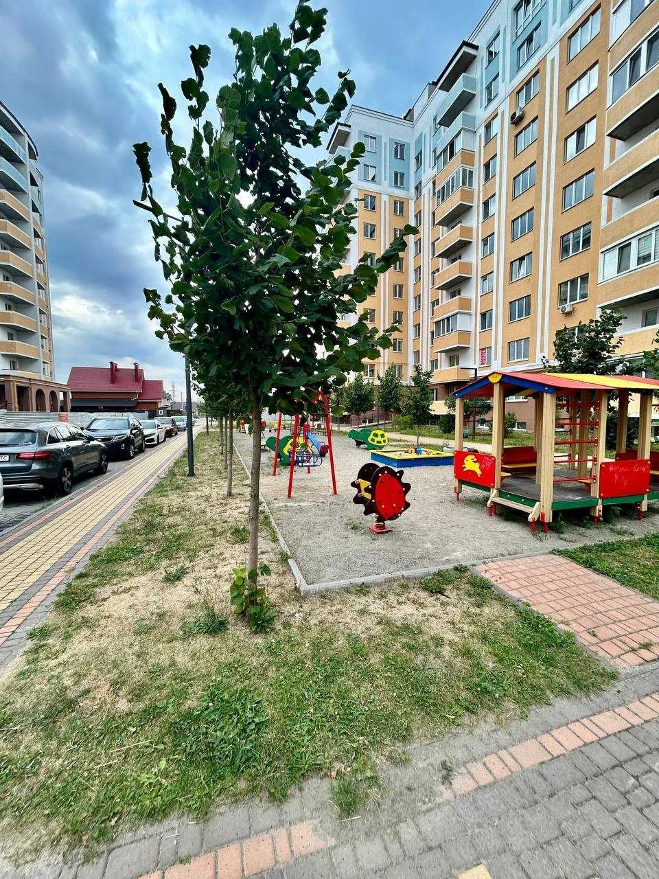 Готова квартира з штукатуркою та котлом. Другий поверх, три