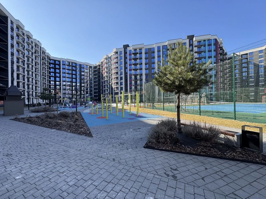 I am selling a stylish 1K apartment in the center of the Family Plaza residential complex