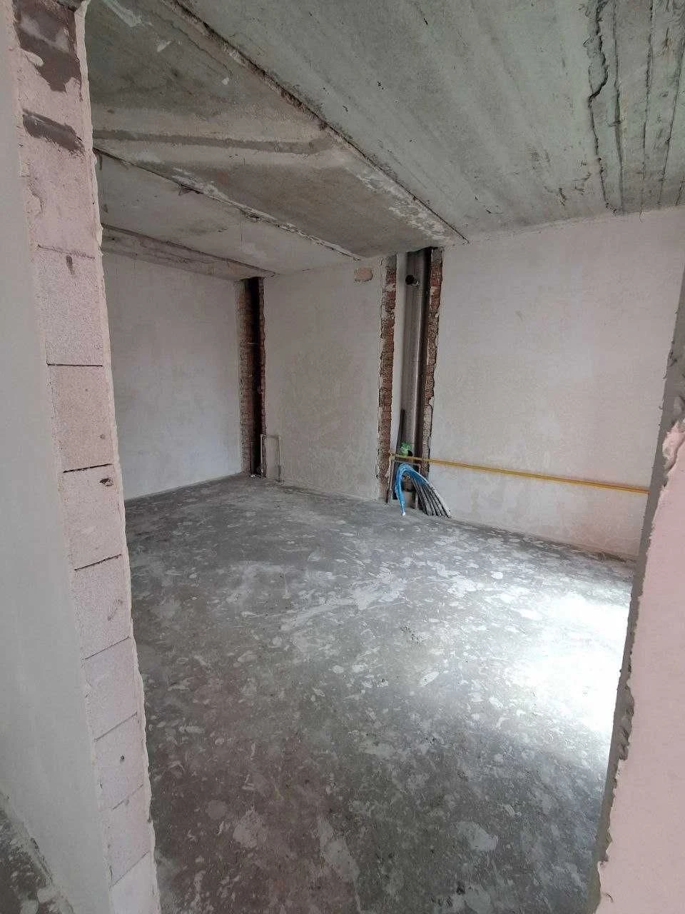 Promotional offer for a fully renovated apartment