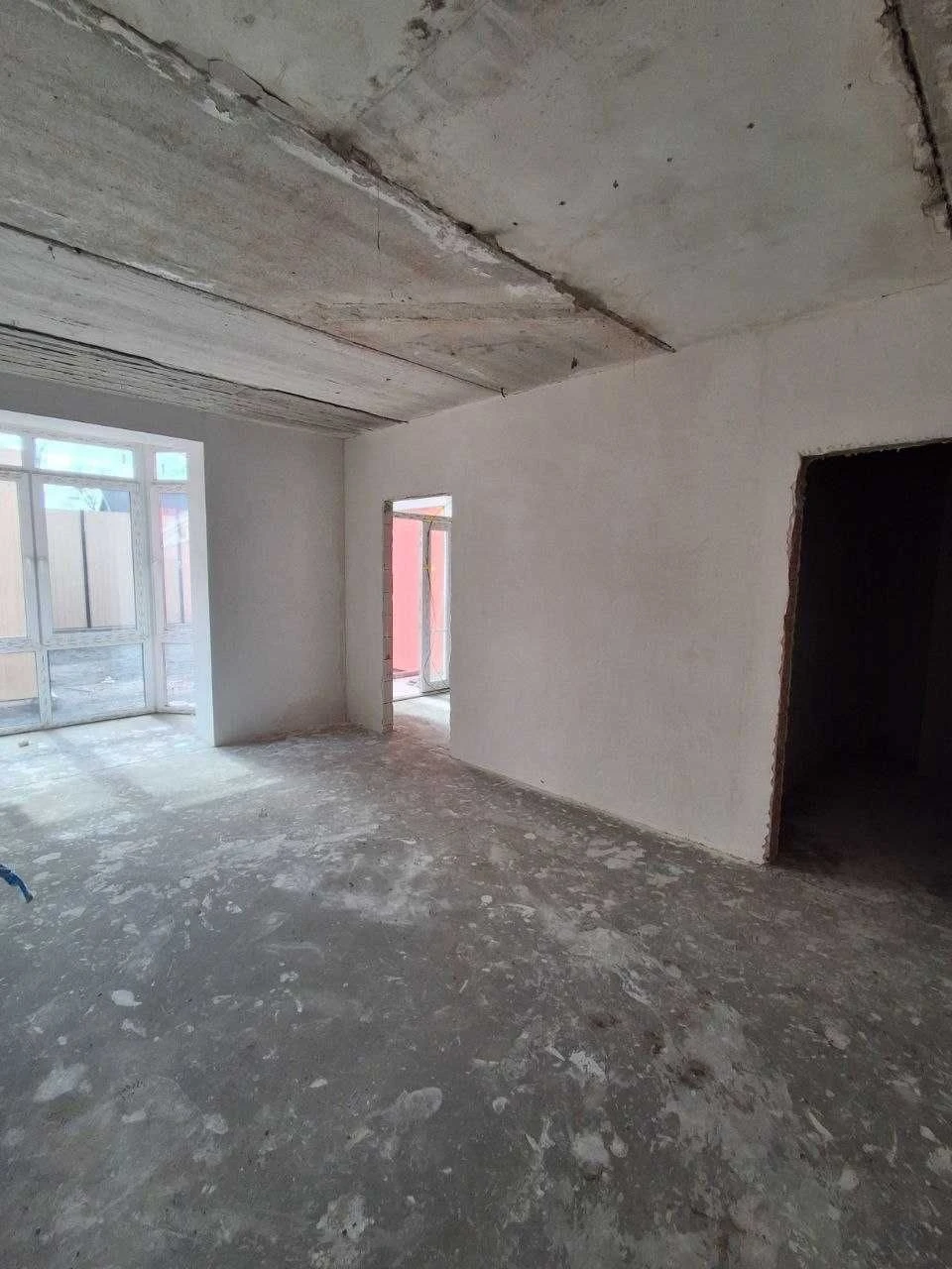 Promotional offer for a fully renovated apartment