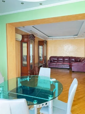 4k for sale, Troeshchyna, Myloslavska St. 47A, 4k, no commission