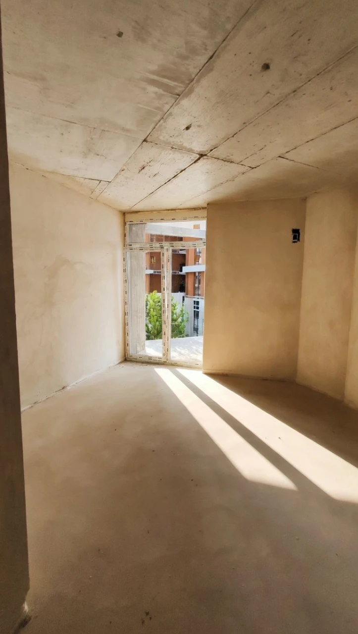 Продаж 1 кімнатної квартири- студії 24,38 м²  з терасою в пр