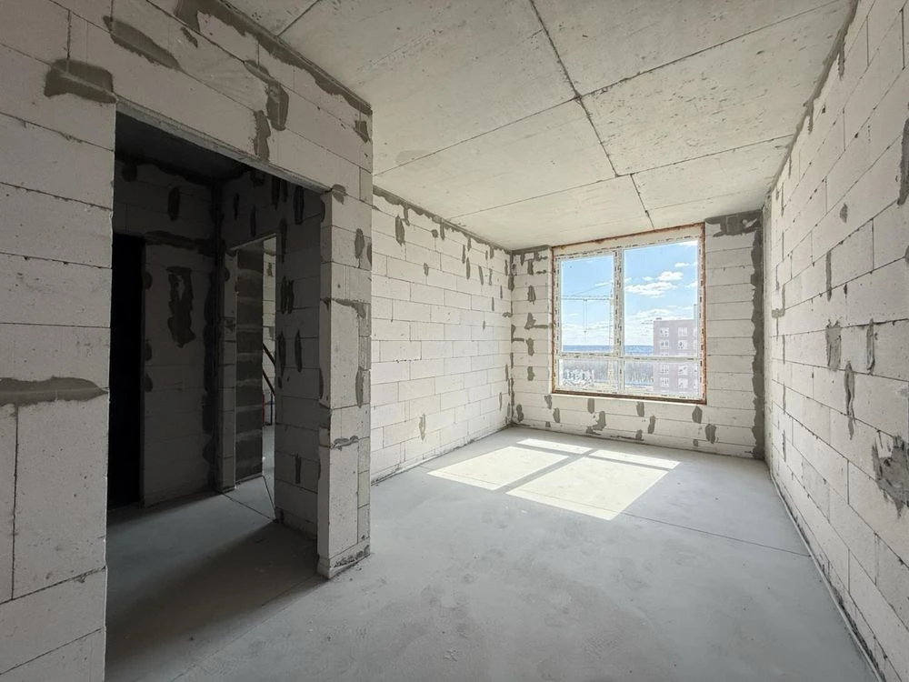One-bedroom apartment, unfurnished. Separate building.