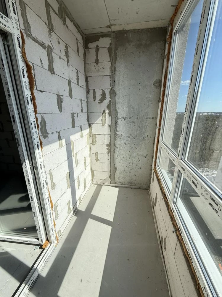 One-bedroom apartment, unfurnished. Separate building.