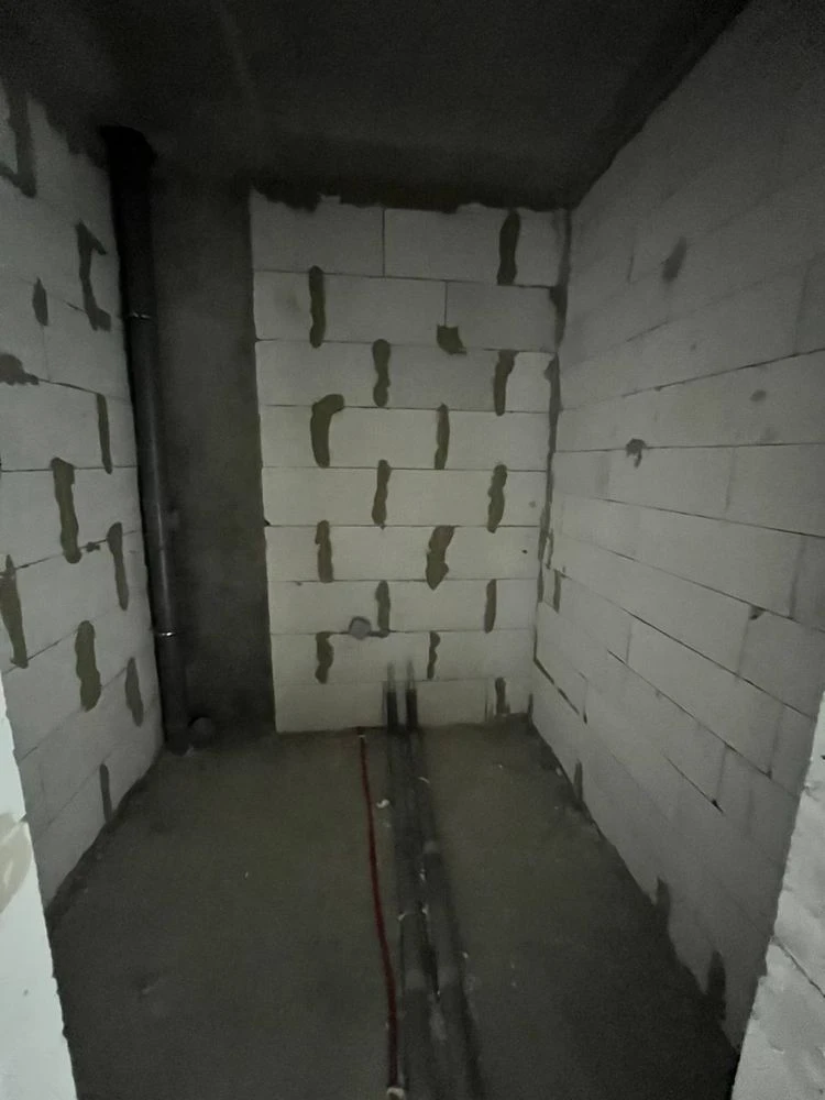For Sale: One-Bedroom Apartment for Renovation, Gas Heating, Available