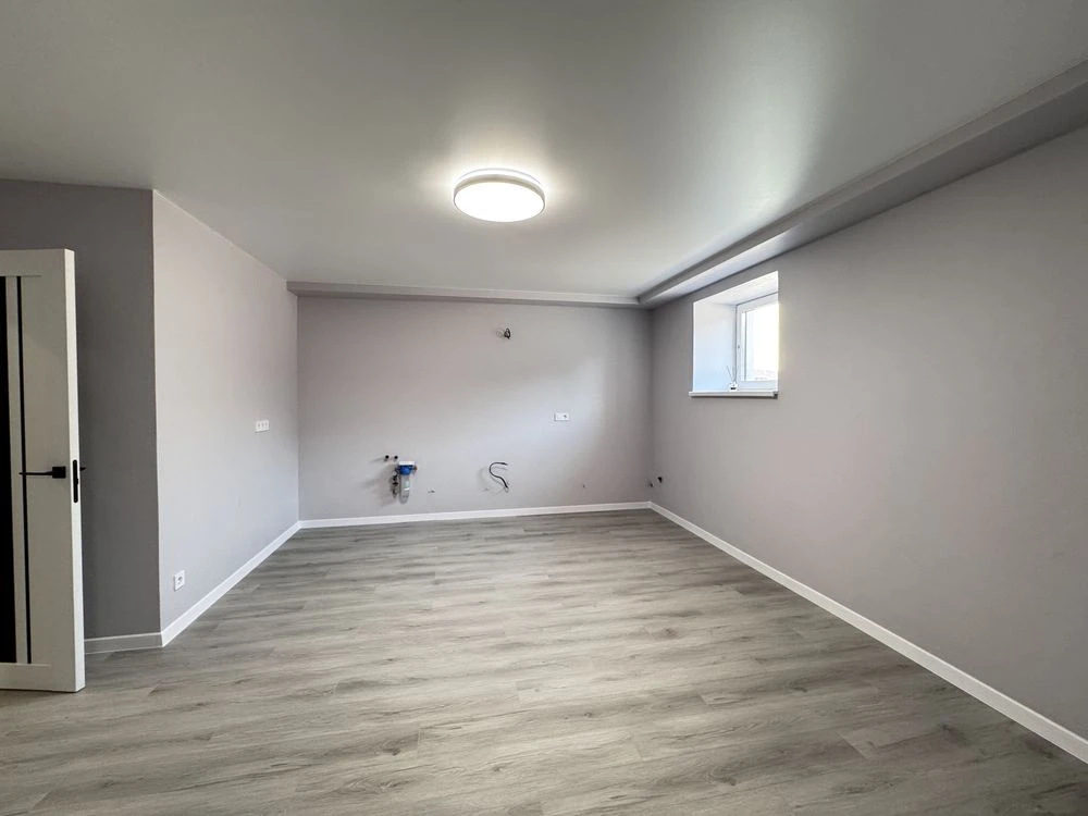URGENT! Apartment with renovation, center! NO commission!