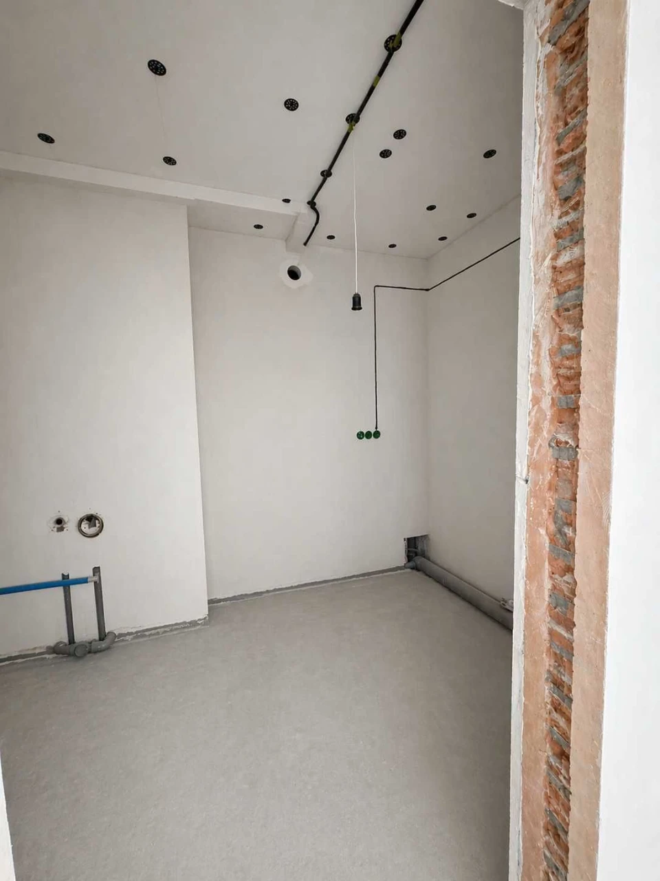 For Sale - 3-bedroom Duplex Apartment with Partial Renovation