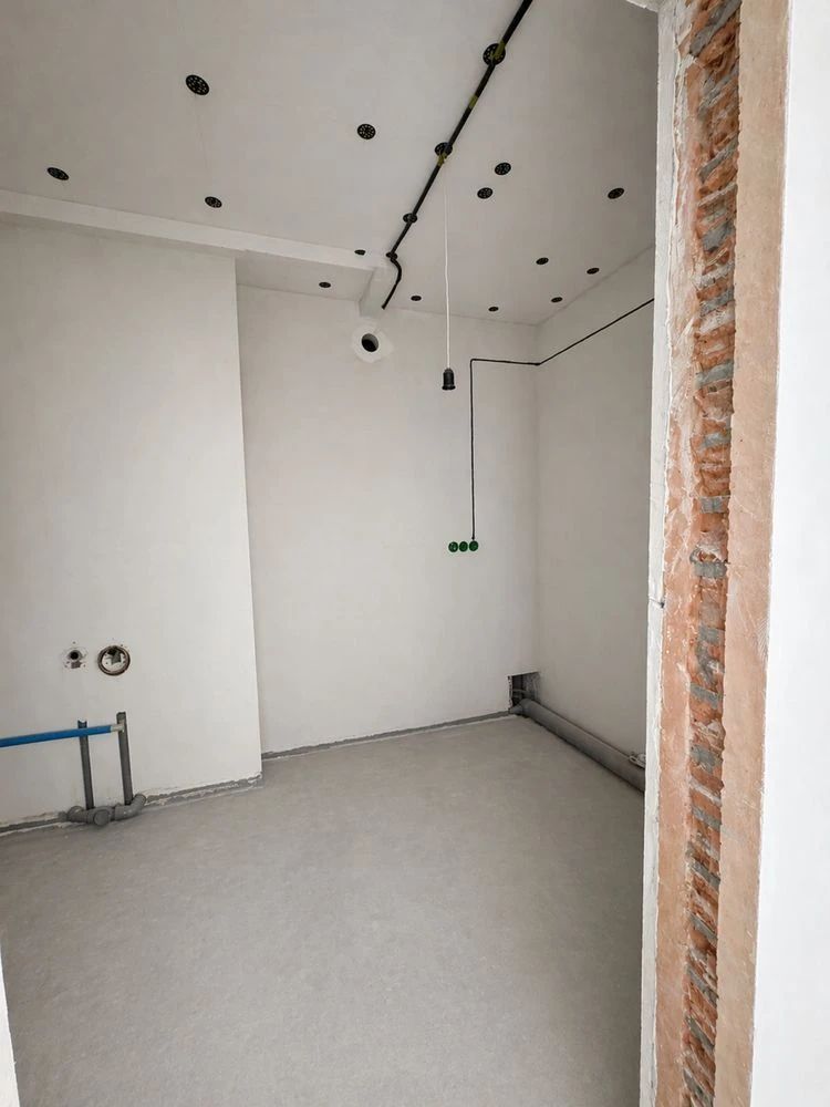 Three-bedroom apartment near school, gas certificate