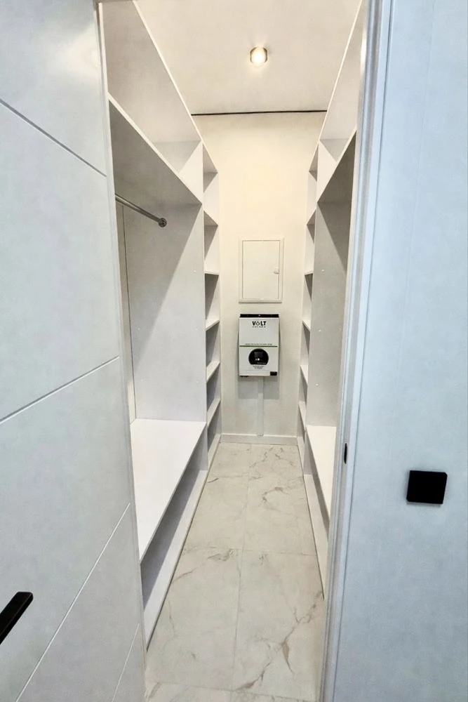 Apartment, Certificate! 2-room apartment with High-Quality, Modern Renovation! Individual