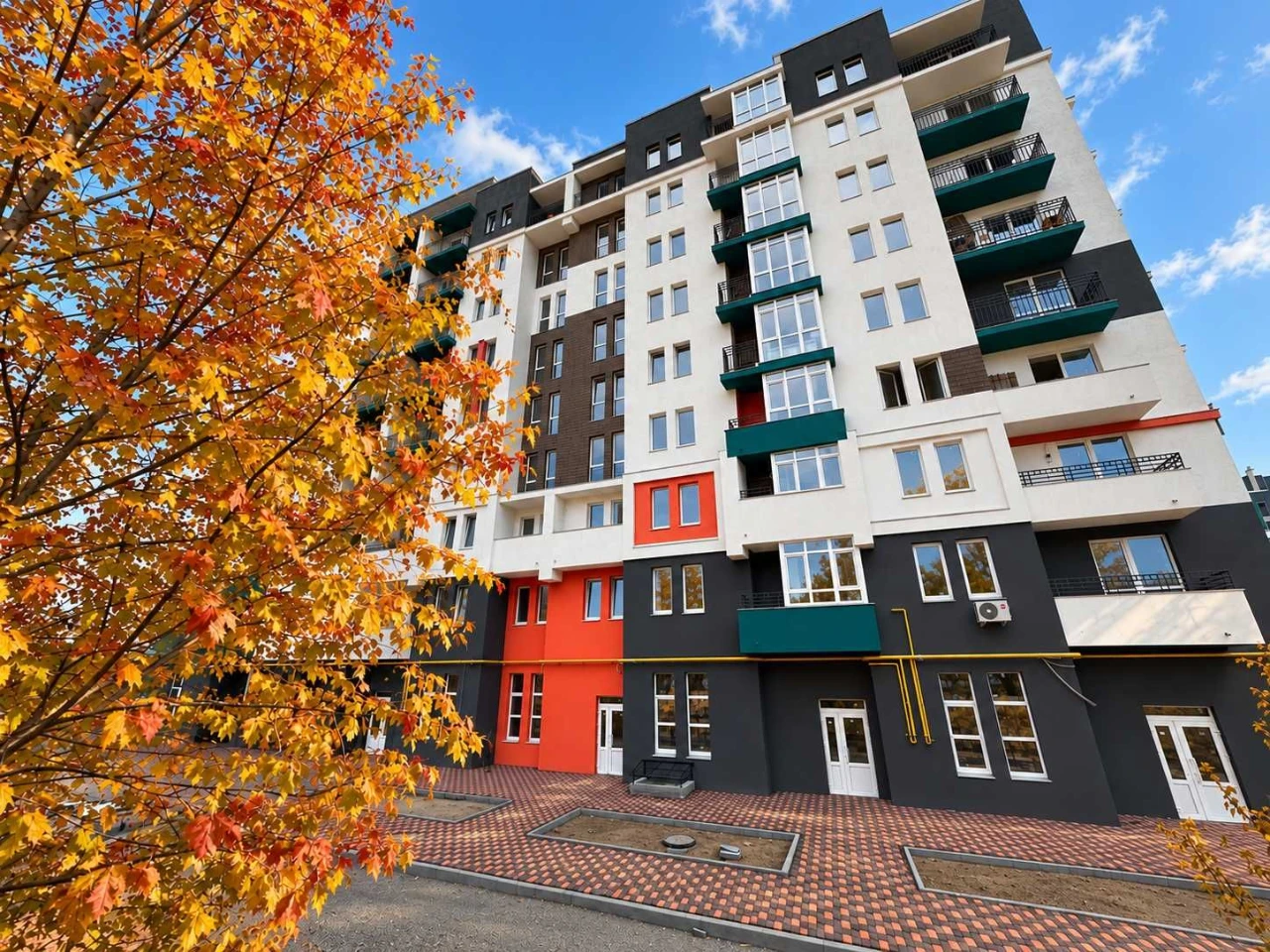3-room apartment near Avenir Plaza shopping mall. єОселя - yes!