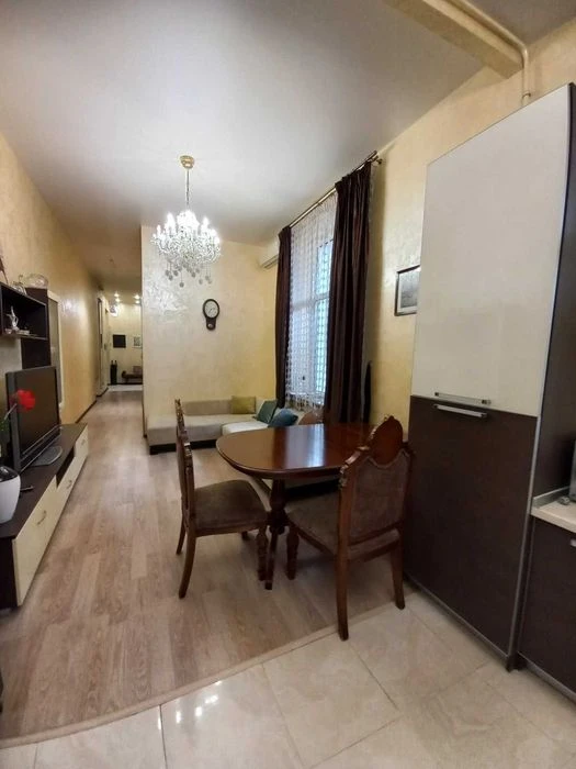 Kharkiv. I will sell a 3-room apartment on Rimarskaya 100 sq. m.