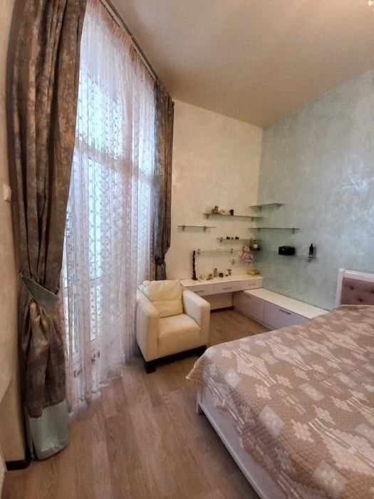 Kharkiv. I will sell a 3-room apartment on Rimarskaya 100 sq. m.