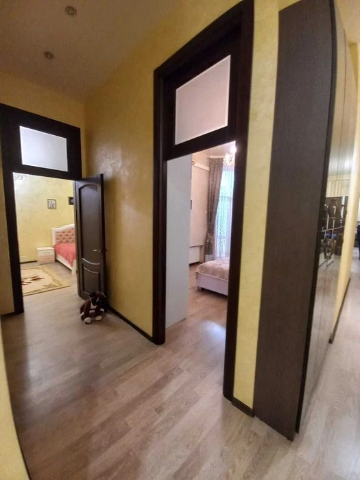 Kharkiv. I will sell a 3-room apartment on Rimarskaya 100 sq. m.