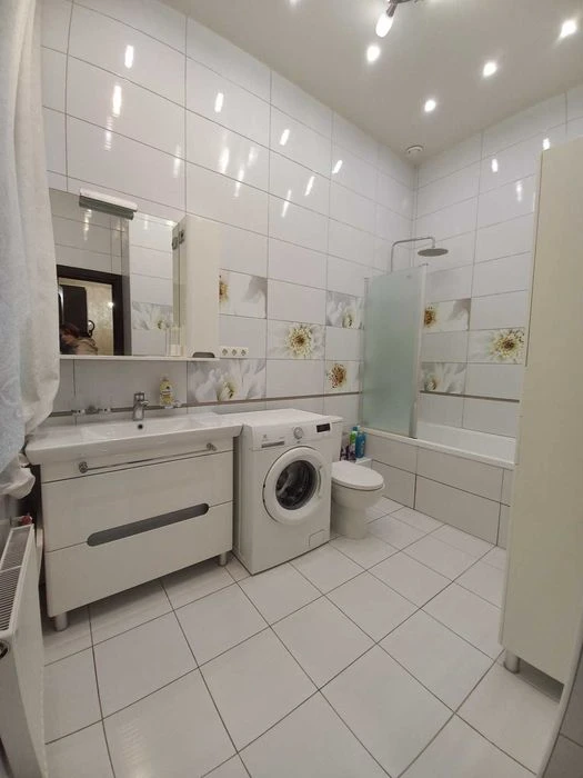 Kharkiv. I will sell a 3-room apartment on Rimarskaya 100 sq. m.