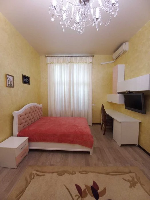Kharkiv. I will sell a 3-room apartment on Rimarskaya 100 sq. m.