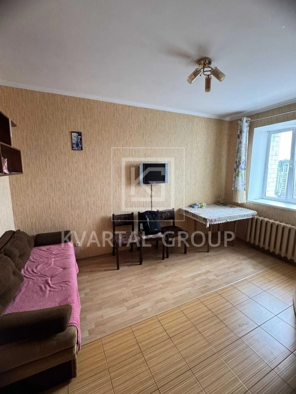 Продам 1 кімнатну квартиру з ремонтом в центрі. Буча вул. Бо
