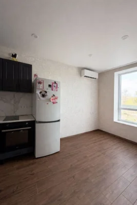 One-bedroom apartment with renovation and furniture! Buchan Park
