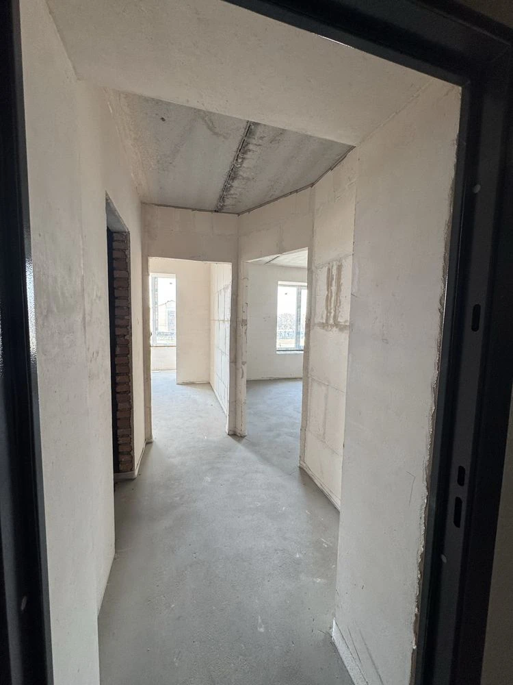 One-bedroom apartment in a building up to 3 years old, school nearby