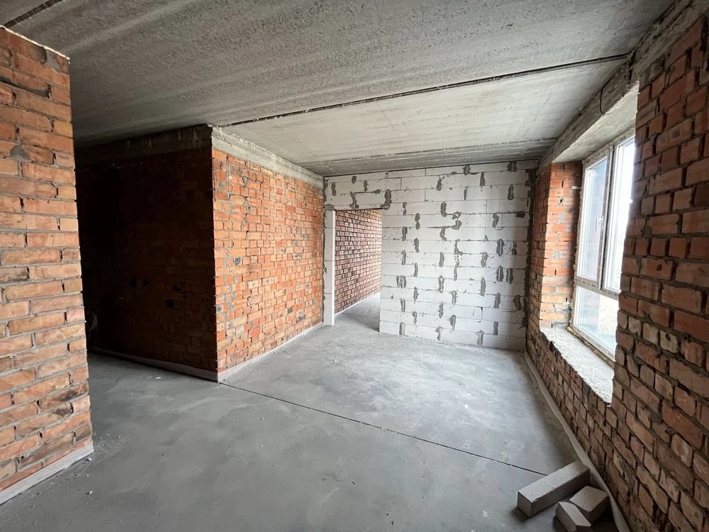 One-bedroom apartment in a completed house! Individual gas
