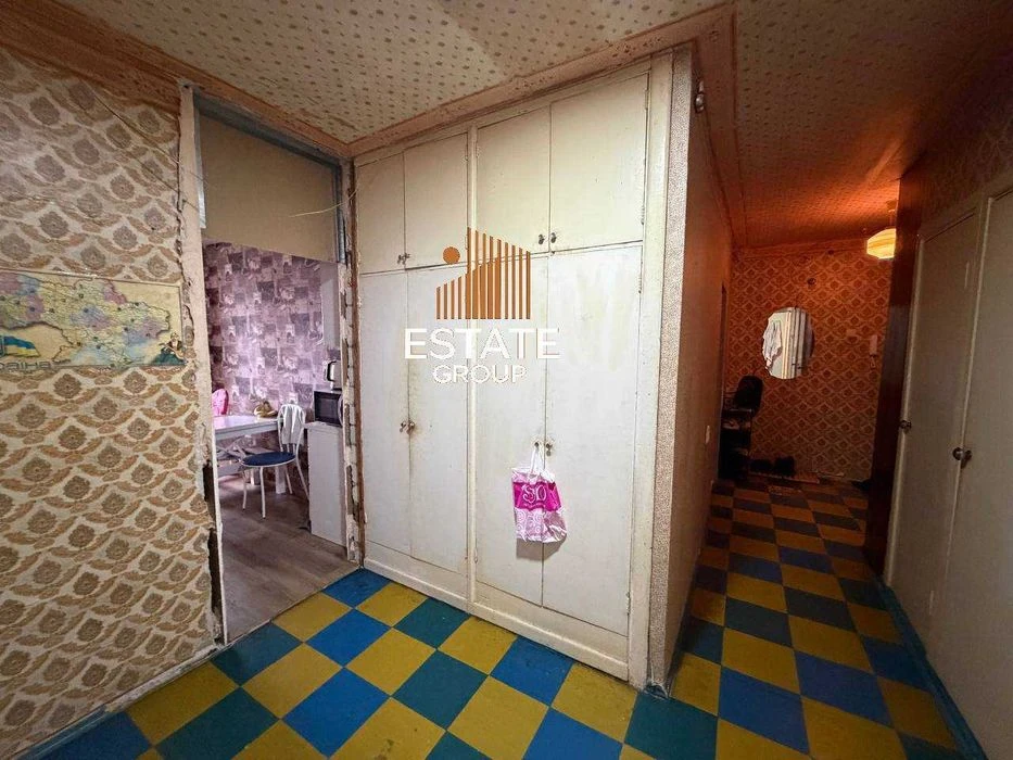 Sale of 3-room apartment. Zaporizhia highway 40.