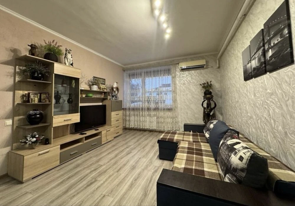 For Sale: Large One-Bedroom Apartment 46.7 sq m | Renovation | Gas
