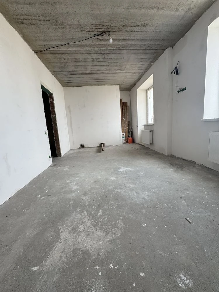 Urgent Sale of a 3-bedroom apartment, 80 m², "Solnechne Oselya" residential complex, Bucha | N