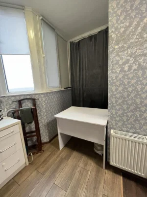 One-bedroom apartment with a spacious kitchen!