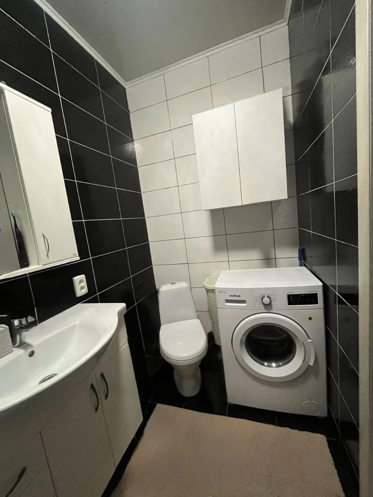 One-bedroom apartment with a spacious kitchen!