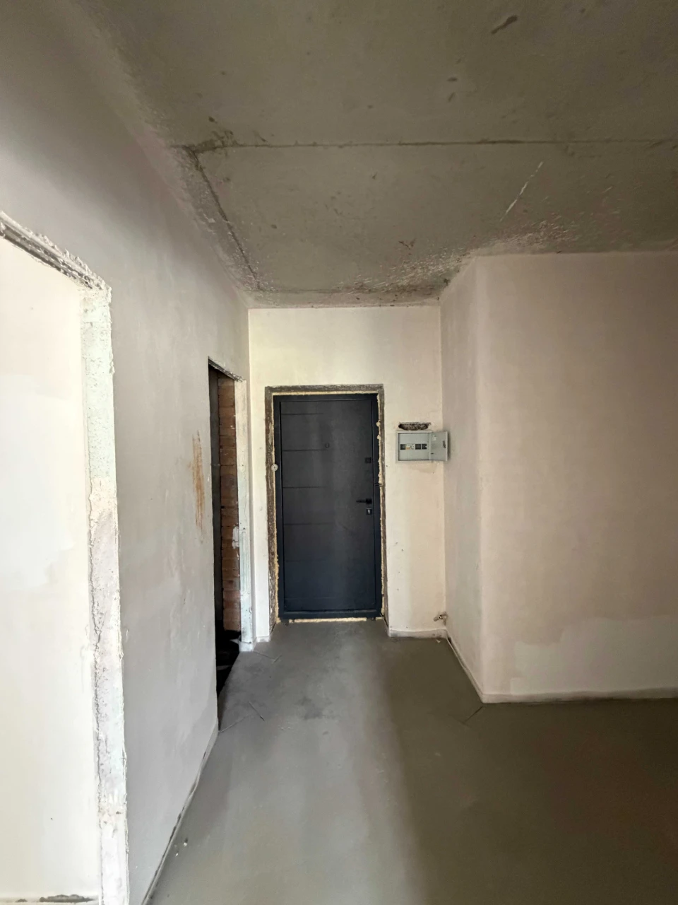 Apartment in the Prorizny residential complex. Full-floor 1-bedroom apartment. Gas heating.
