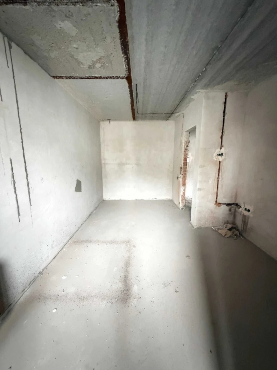 1-bedroom apartment - 35 sq m, in need of renovation. Gas heating. State program.