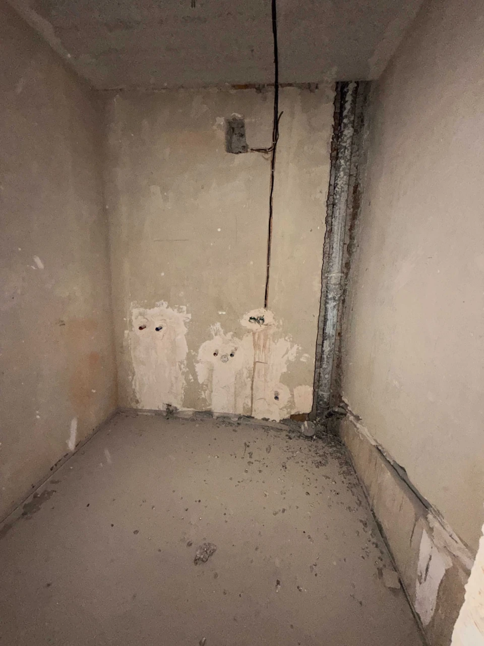 1-bedroom apartment - 35 sq m, in need of renovation. Gas heating. State program.
