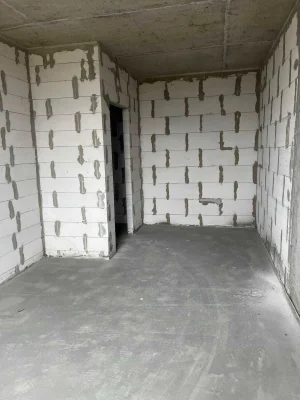 STUNNING PRICE! 1-room apartment in need of renovation. All government programs available. Gas heating.