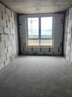 STUNNING PRICE! 1-room apartment in need of renovation. All government programs available. Gas heating.