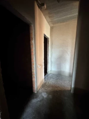 For Sale: 2-room apartment for renovation. Gas heating. Own plot.