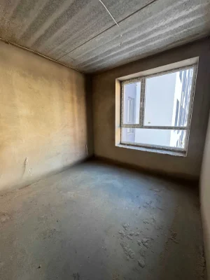 For Sale: 2-room apartment for renovation. Gas heating. Own plot.