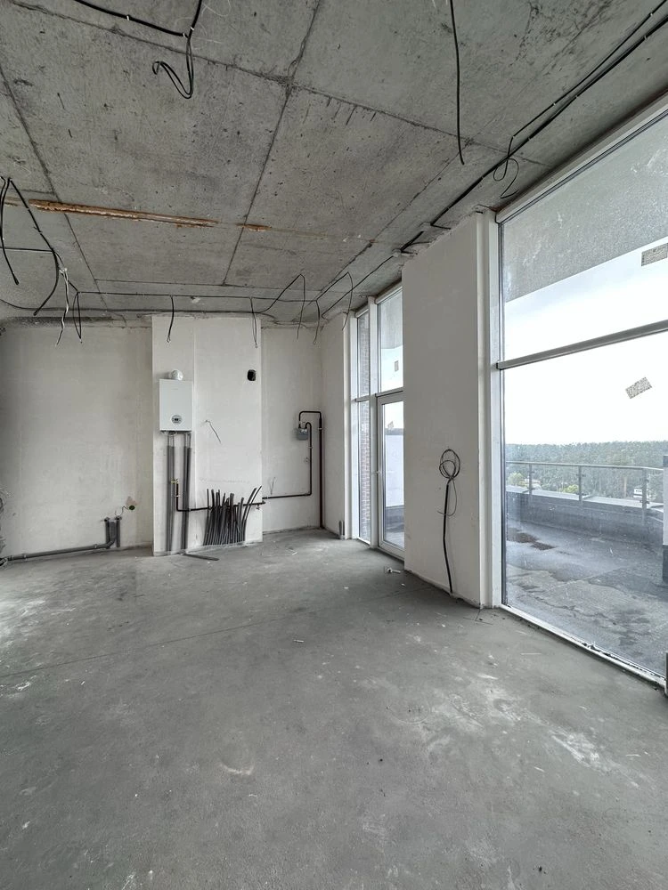Penthouse with terrace and pine trees view. Individual gas