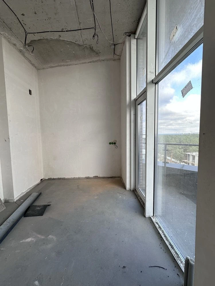 Penthouse with terrace and pine trees view. Individual gas