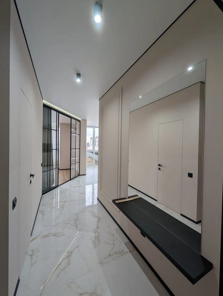 Apartment with renovation, never lived in