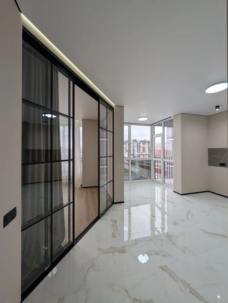 Apartment with renovation, never lived in