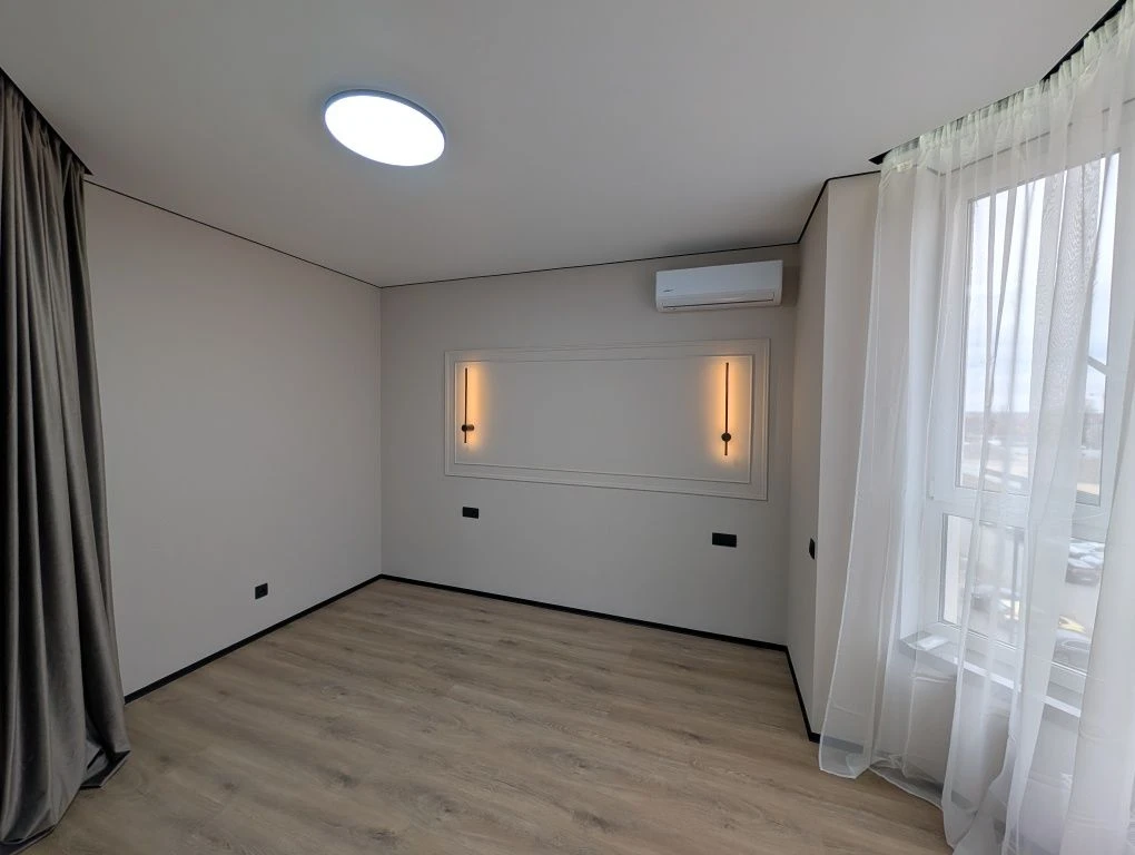 Apartment with renovation, never lived in