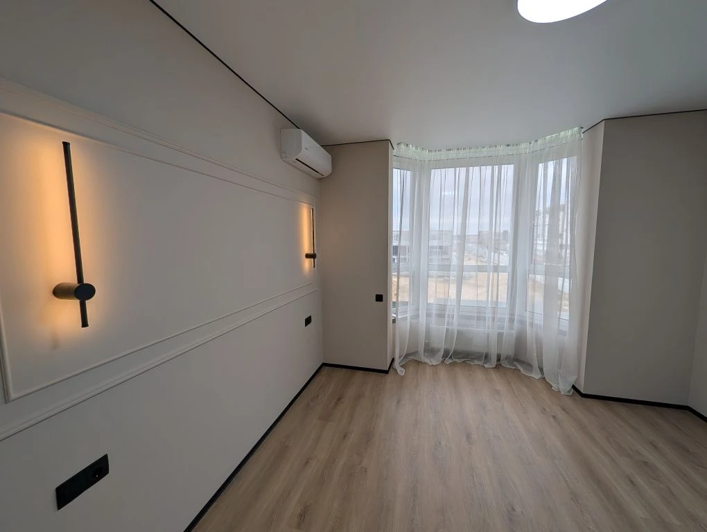 Apartment with renovation, never lived in