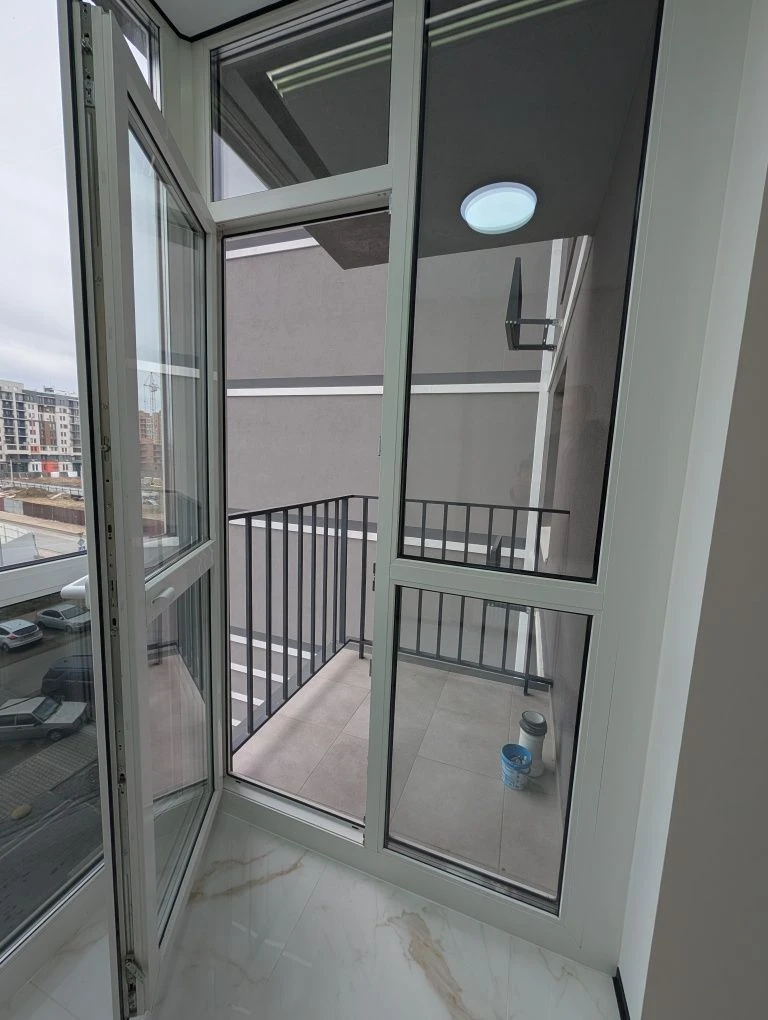 Apartment with renovation, never lived in