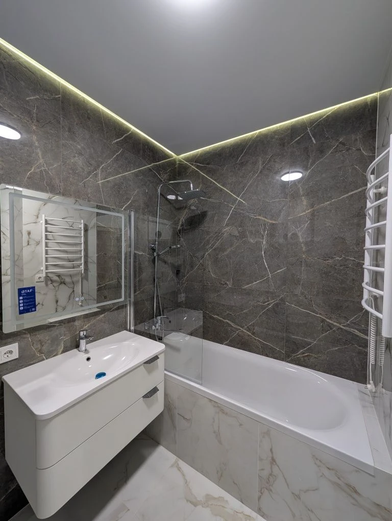 Apartment with renovation, never lived in