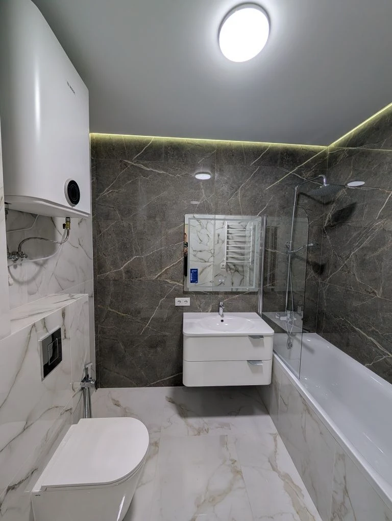 Apartment with renovation, never lived in