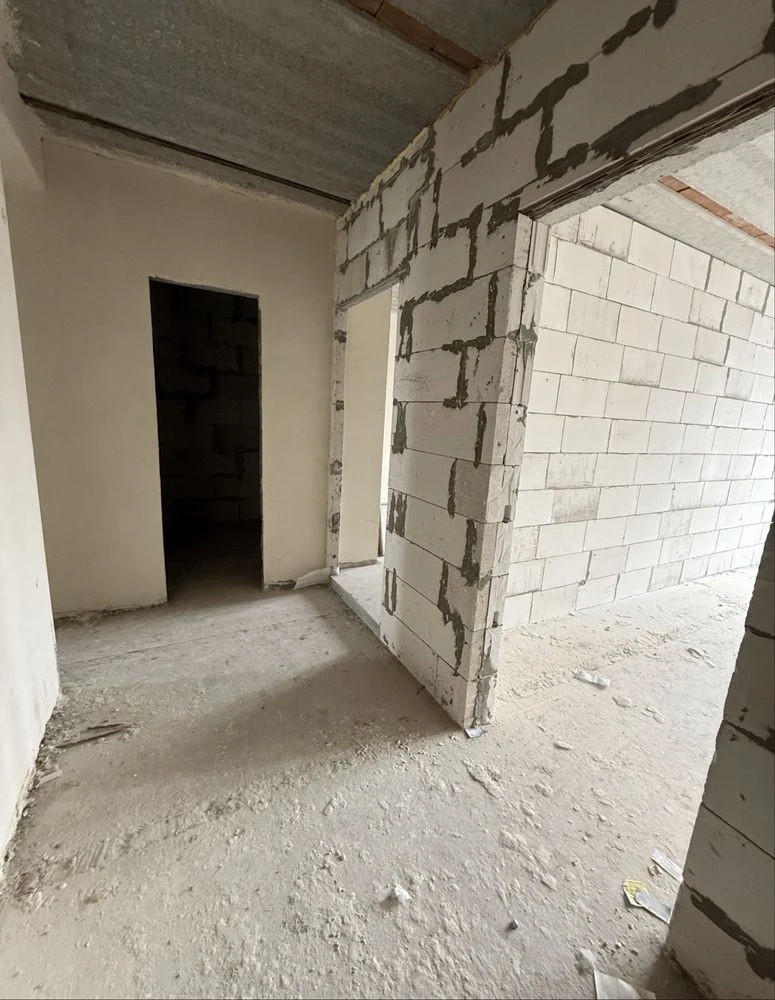 Spacious Euro 3-room apartment in a finished house! 73 m2! Urgent!