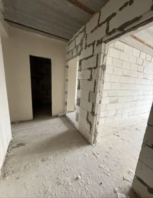 Spacious Euro 3-room apartment in a finished house! 73 m2! Urgent!