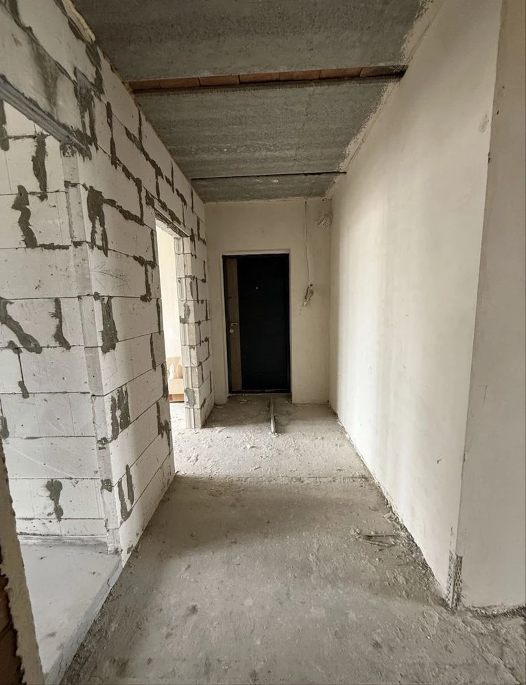 Spacious Euro 3-room apartment in a finished house! 73 m2! Urgent!